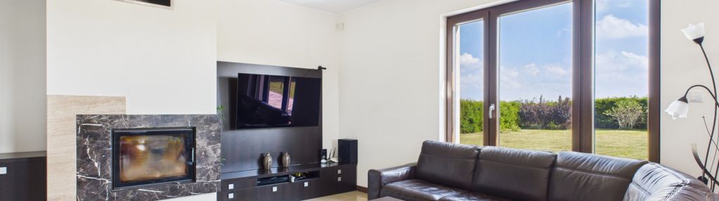 Sielski dom poza miastem z wygodnym dojazdem