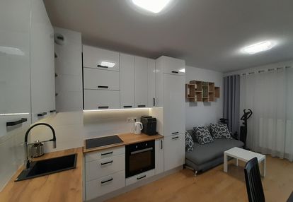 3 pokoje 49m2 1 piętro, balkon, 2021 ul okrzei