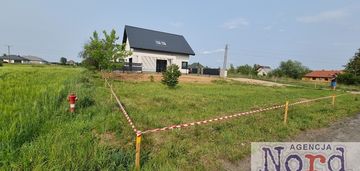 Niewielka działka pod zabudowę mieszkaniową