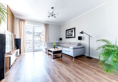 3 pokoje z miejscem w hali garażowej rumia