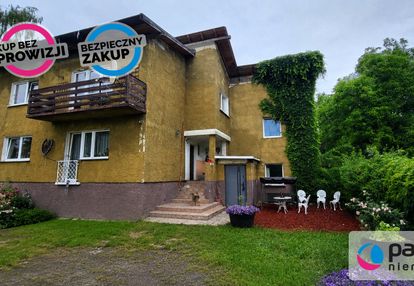 Dom wolnostojący z trzema niezależnymi poziomami