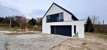 Nowoczesny dom na widokowej działce | 4 pokoje