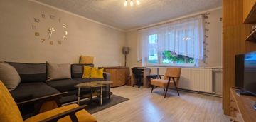 * dom dla dużej rodziny lub dwóch pokoleń - mrocza