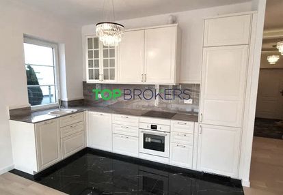 Przestrony i słoneczny dom przy lesie kabackim