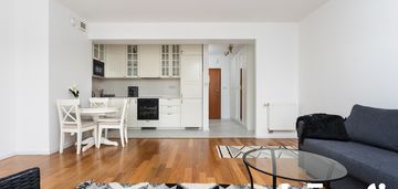 Kawalerka z tarasem i widokiem na zieleń