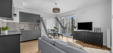 3 pokoje, balkon, garaż, komórka, nova ochota