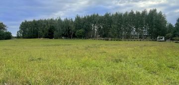 Płaska, uzbrojona sielsko położona działka!
