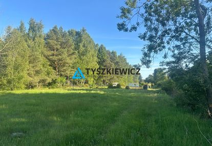 Urokliwa działka w lesie ostrowo