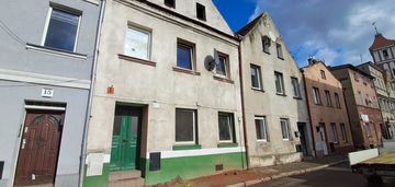 Kamienica z potencjałem w centrum góry