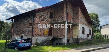 Dwurodzinny dom z dużą działką