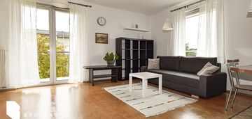 Z dużym balkonem na zamkniętym, spokojnym osiedlu