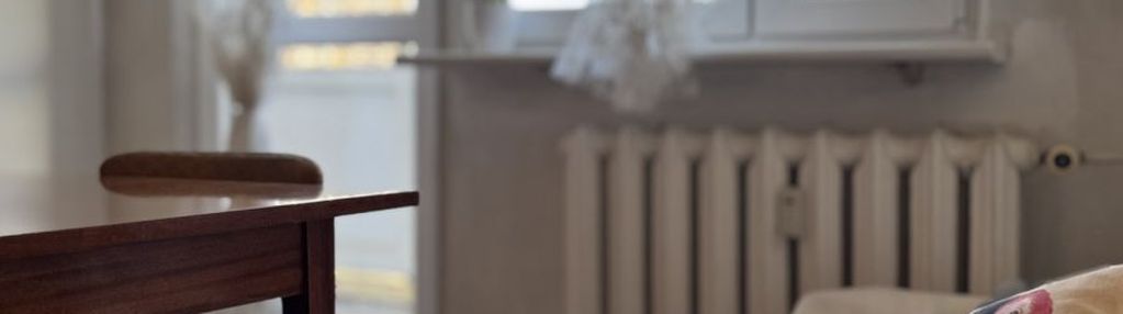 Mieszkanie z ogrzewaniem miejskim, do remontu