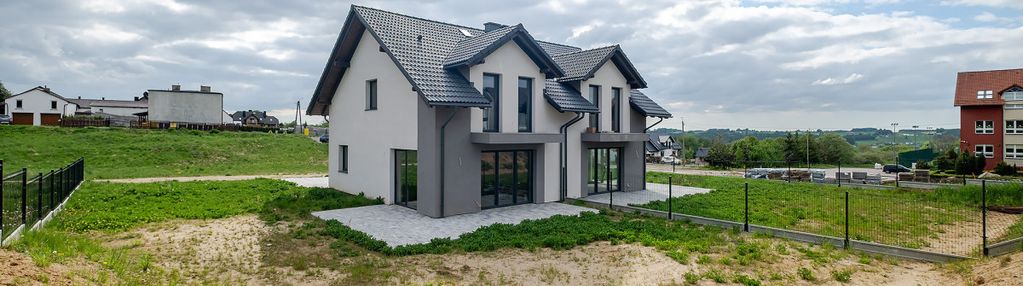 Dom w zabudowie bliźniaczej blisko szkoły