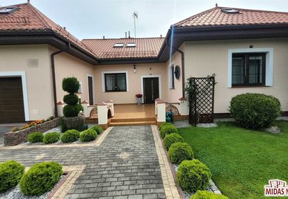 Piękny dom, basen,tężnia solankowa,las na zawiślu!