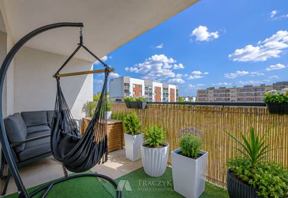 Pełny rozkład, osobna kuchnia, duży balkon,parking