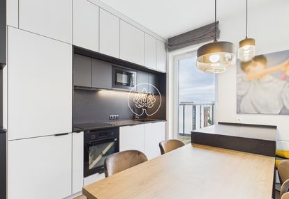 Atrium hit 84,4 m 8 piętro, taras,