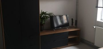 Kawalerka yellow dot