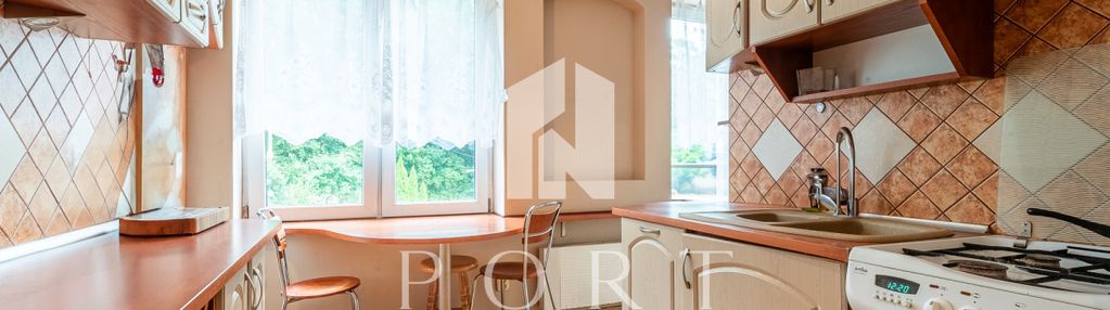 Wyjątkowa lokalizacja - połowa domu z działką