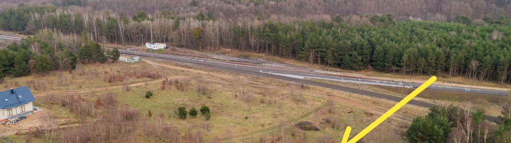 Woda gaz prąd kanalizacja| pod lasem | prostokątna