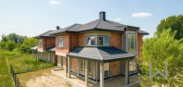 Stan surowy zamknięty,garaż,5 pokoi,duża działka