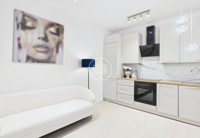 2 pokoje po generalnym remoncie, odnowiony budynek