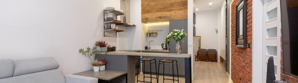 2-pokoje/ wys. 3,3m/ ogród 100m2/ garaż/ komórka