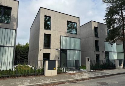 Dwupoziomowy apartament z tarasem i smart home