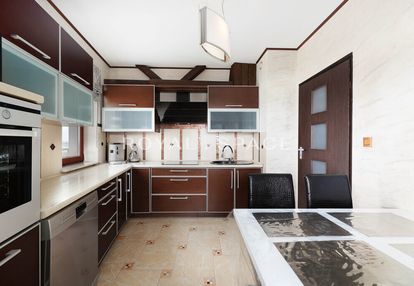 Widokowe 3-pokojowe mieszkanie z osobną kuchnią