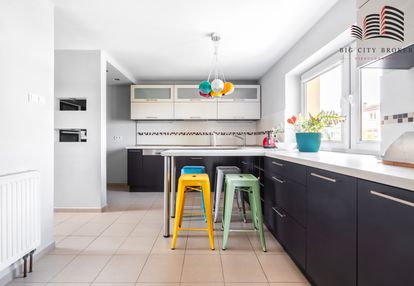 Dom z miejscem na prowadzenie działalności