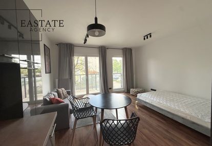 Balkon/blisko komunikacji/wysoki standard