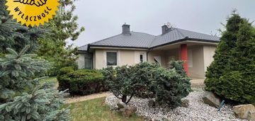 Elegancja i funkcjonalność - dom z prywatnym spa i pięknym ogrodem
