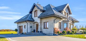 Dom wolnostojący , duża działka , węgrów