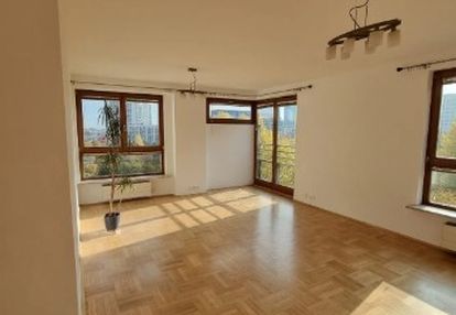 4-pokojowe mieszkanie w śródmieściu