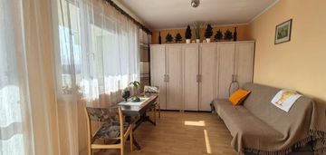 Funkcjonalne mieszkanie na podzamczu.