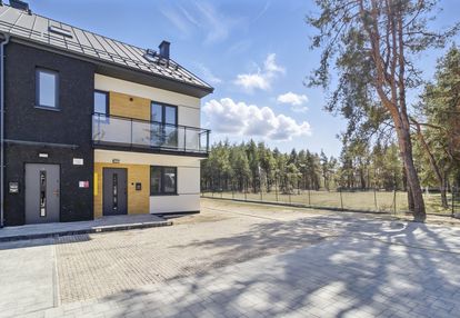 Dwupoziomowy apartament z widokiem na zieleń