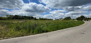 Działka na cztery domy, możliwość podziału.