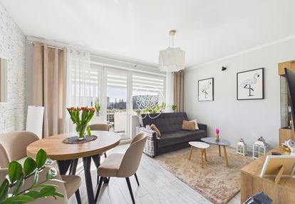 3 pokoje, 53 m², loggia, 1 piętro – wyżyny