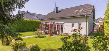 Dom wolnostojący w willowej dzielnicy blisko pkm