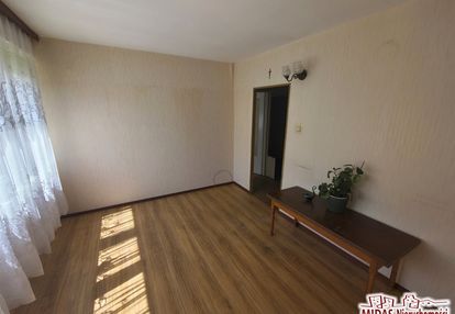 1 piętro, 33m2, 2 pokoje, parking- blisko lasu !