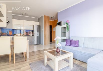 Przestronne dwupokojowe mieszkanie z balkonem