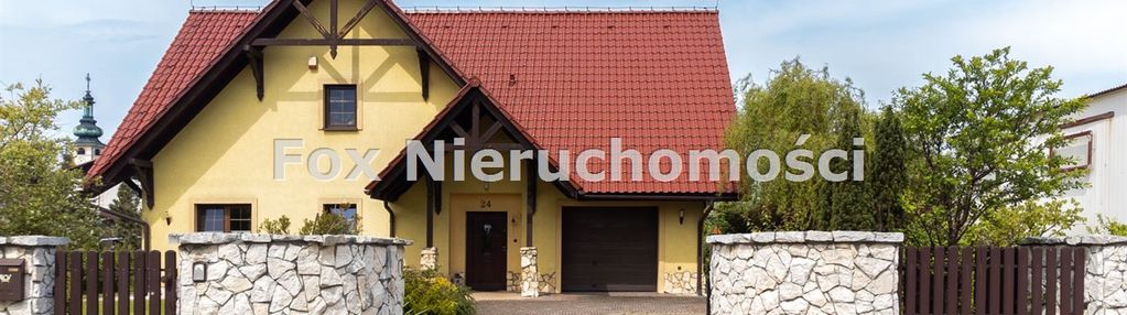 Przestronny dom z garażem w bryle