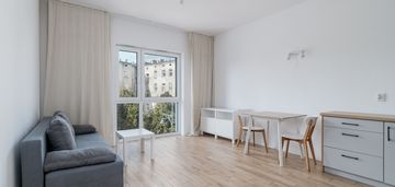 Komfortowa kawalerka w centrum łodzi – winda