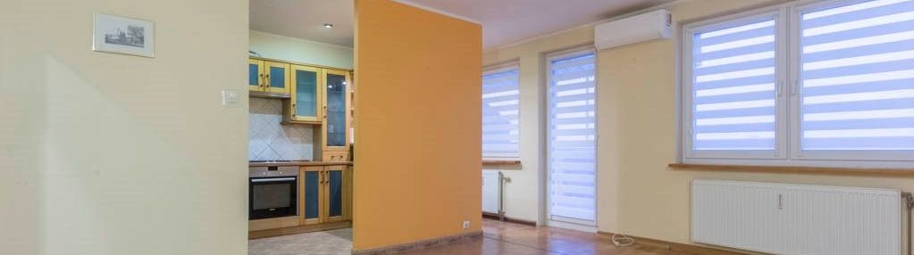 *3 pokoje * dwustronne* cegła* teren ogrodzony*