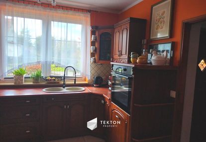 Dom z ogrodem w cichej okolicy