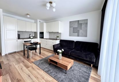 4 pokoje, balkon 10m2, podłogówka, czynsz 120 zł