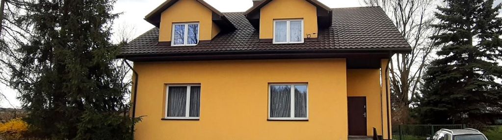 Dom z gospodarstwem