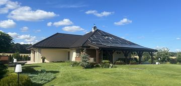 Piękny, inteligentny dom wolnostojący z basenem