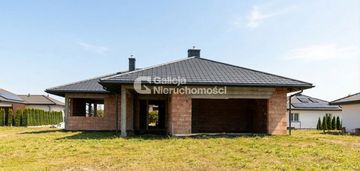 Parterówka na dużej działce 21 arów, garaż, gaz.