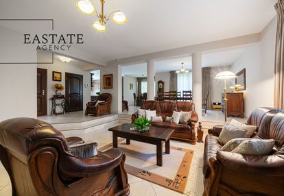 Wysoki standard / piękny ogród/ park krajobrazowy