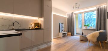 Okazja-remont-3pokoje-balkon-media miejskie-zieleń